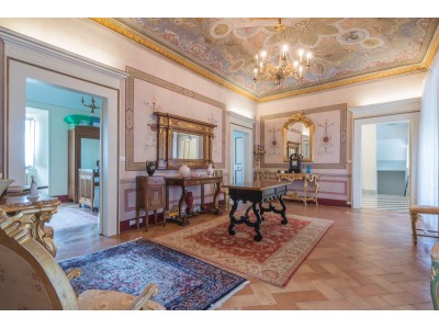 Properties for Sale_PRESTIGIOUS NOBLE FLOOR WITH GARDEN FOR SALE IN THE HISTORIC CENTER in Fermo in the Marche region of Italy in Le Marche_1